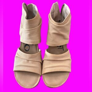 OTBT Patchouli Women's Leather Heeled Sandals in a mauve color Size 9